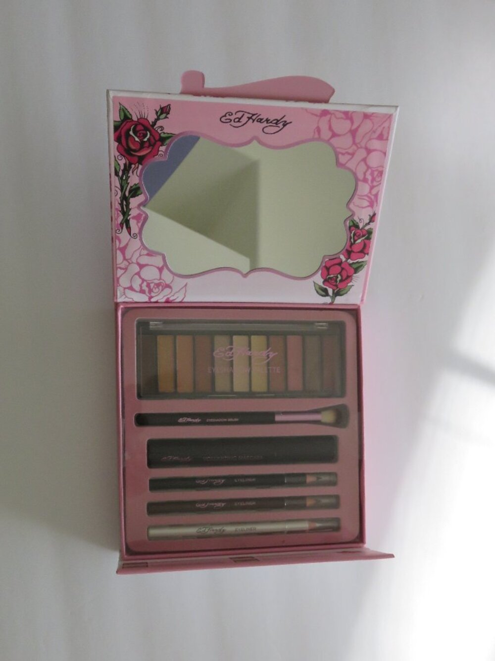 (#101) Ed Hardy 11 PC Essential Eye & Face Palette New Makeup Gift Set